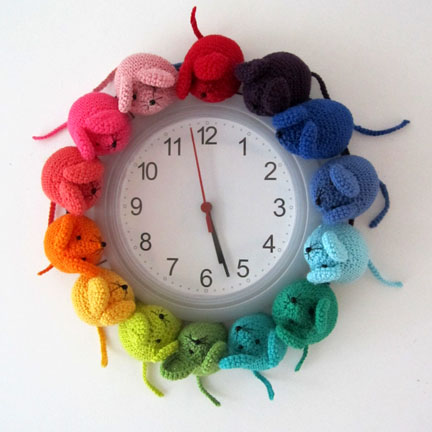 crochet  & Knit rainbow mouse patterns - clock