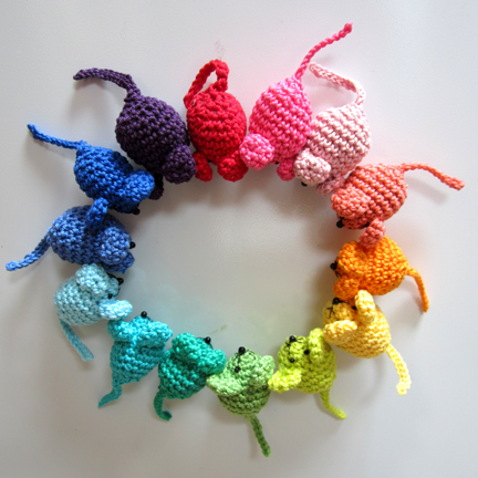 crochet_mini_mice_circle