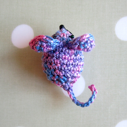 mouse crochet with embroidery thread