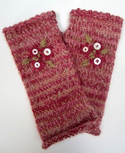 Knitted Wrist Warmer Pattern free from Planet Penny