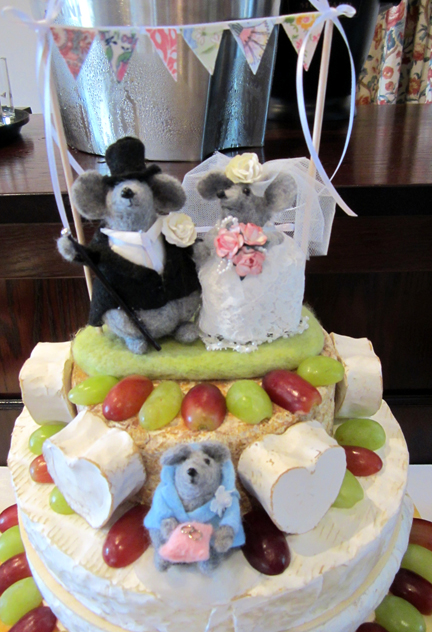 Needlelfet Mouse Wedding Cake Topper