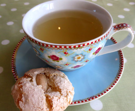 Tea and Almond Macaroons