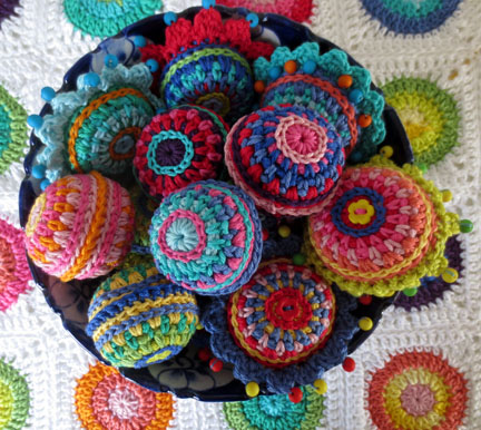 crochet Christmas balls -  Planet Penny Cotton